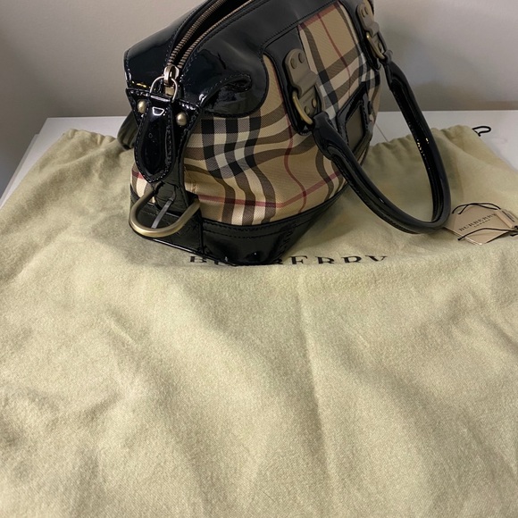 NEW WITH TAG BURBERRY LIMITED EDITION PURSE - Picture 5 of 6